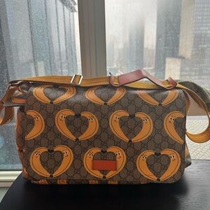 Gucci Diaper Bag with yellow Bananas on Brown